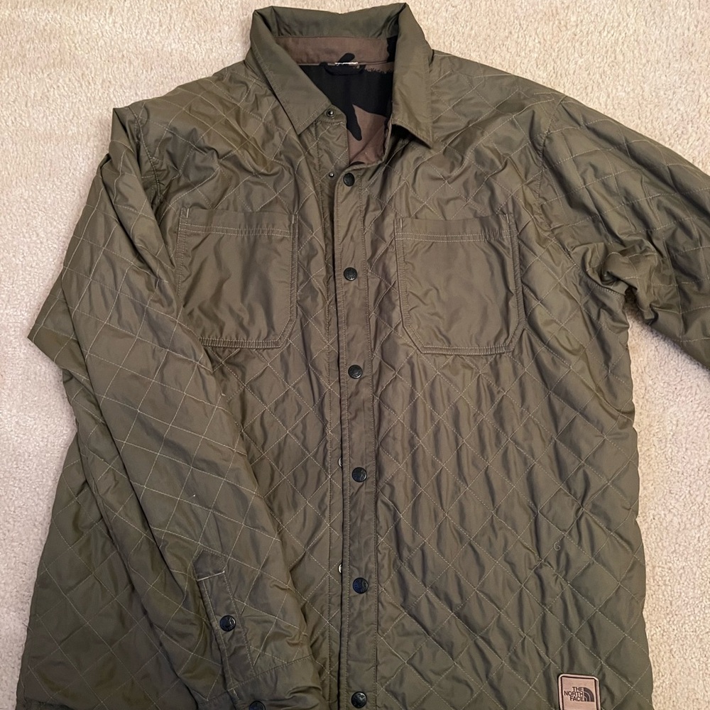 The North Face Men's Green Quilted Jacket - reversible